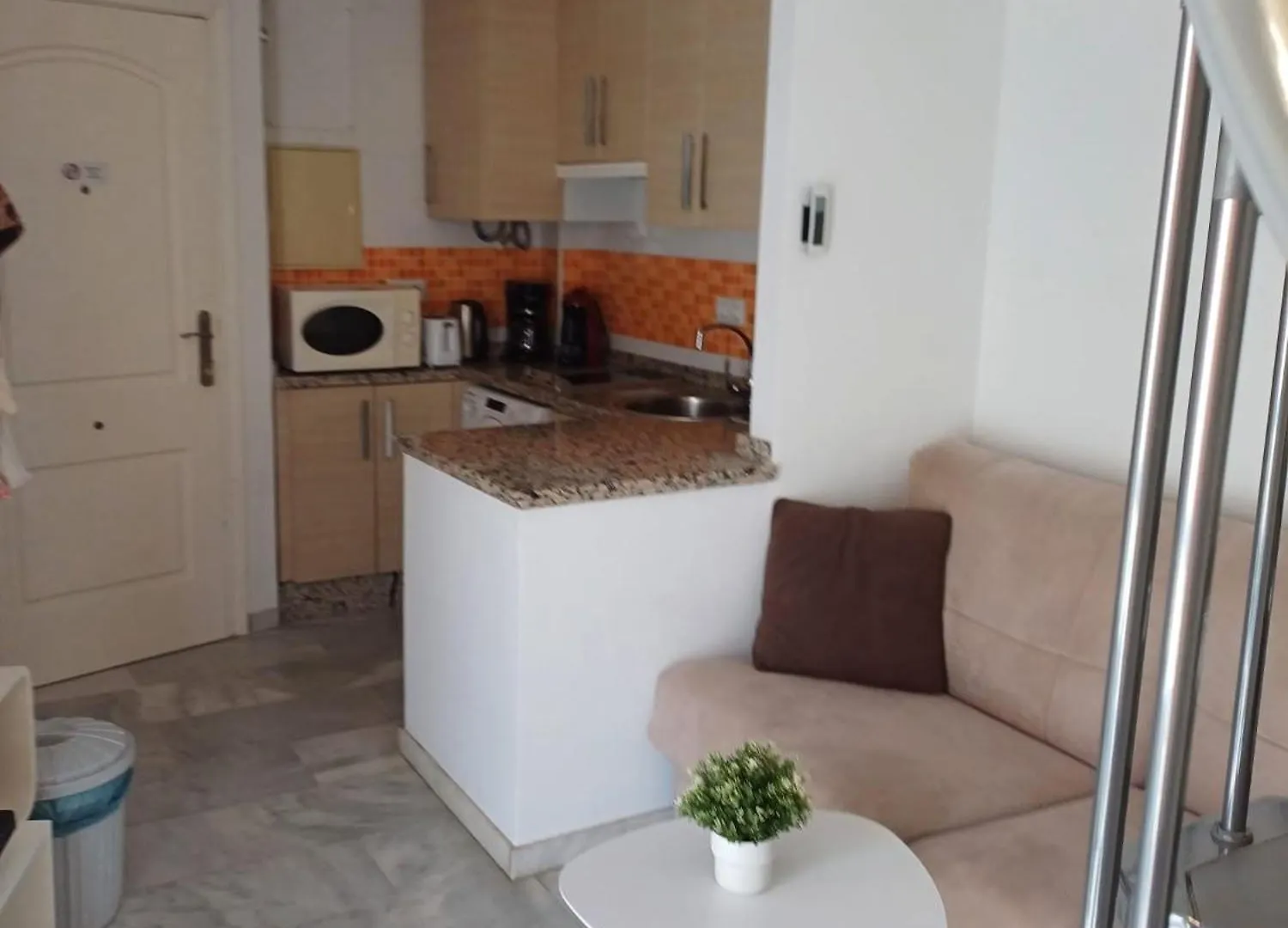 Apartament Atico Acogedor, Centrico Y A 2 Min De La Playa. Fuengirola 0*,  Hiszpania